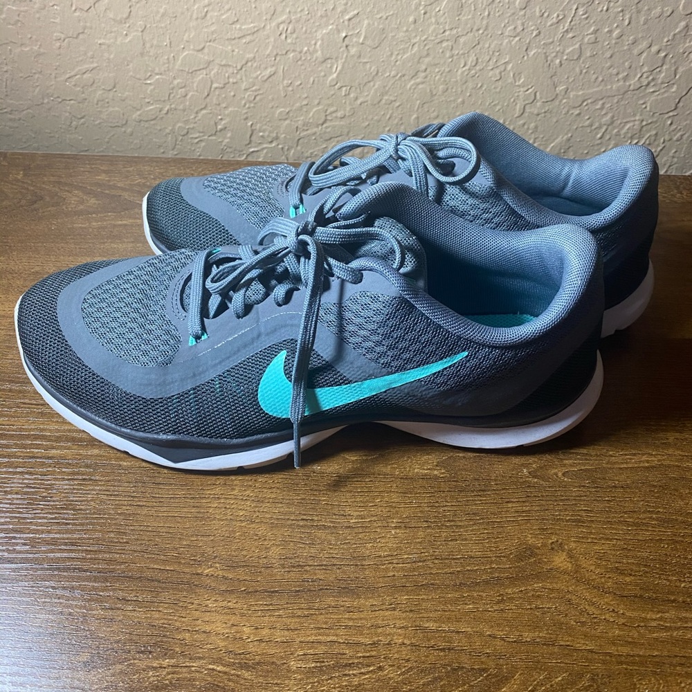 Nike Woman’s size 9.5 grey and aqua